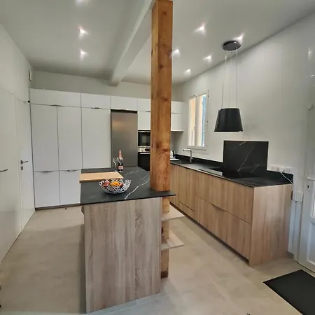 Mas De Caussagues, La Presqu'ile Villa